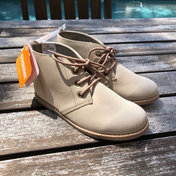 Gymboree Other - NWT Sz 1 Gymboree Suede Chukka Boots Booties